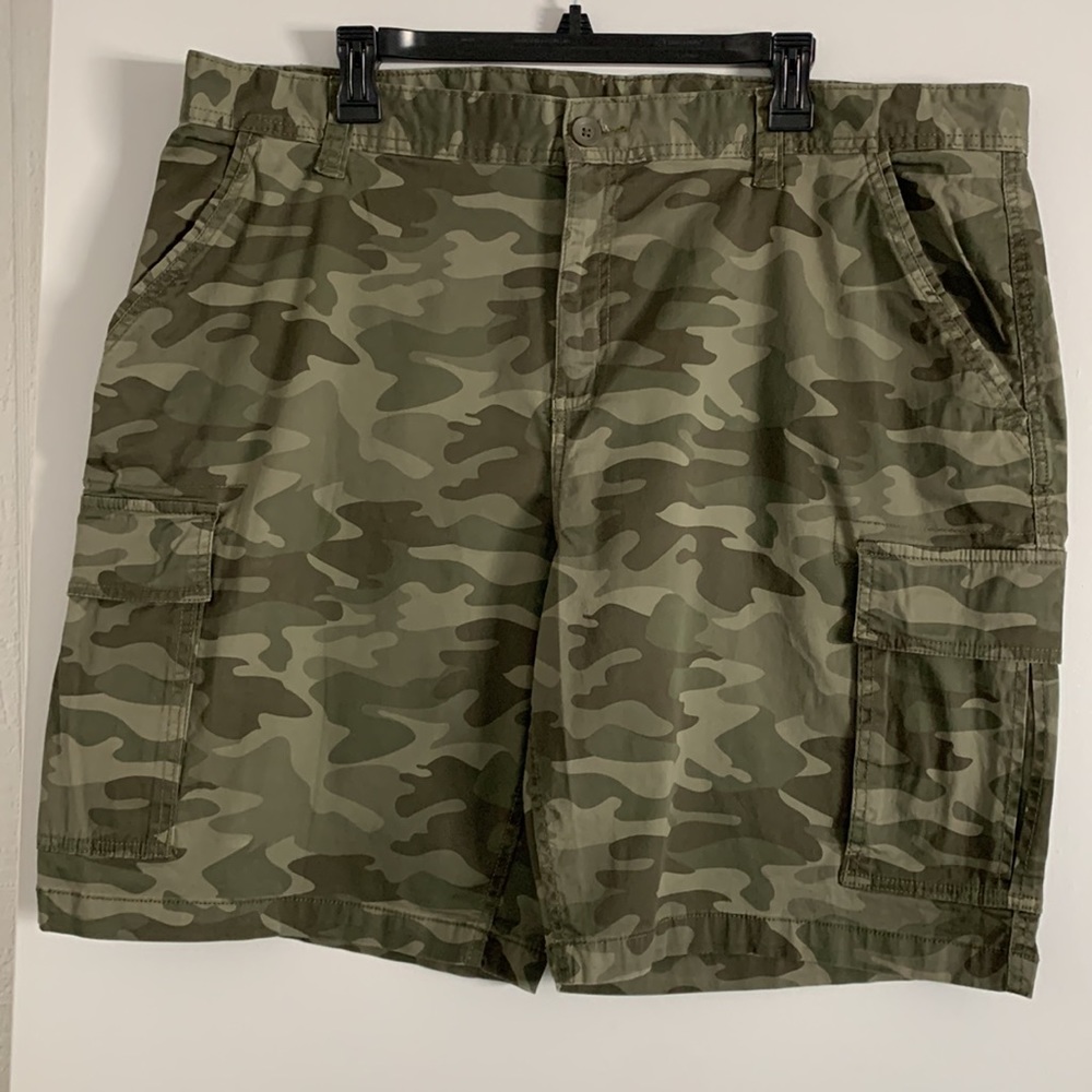 ⭐️Men’s George Camouflage Cargo Shorts Size 42